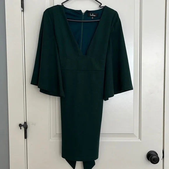 Green lulu bell sleeve dress . - Picture 2 of 5